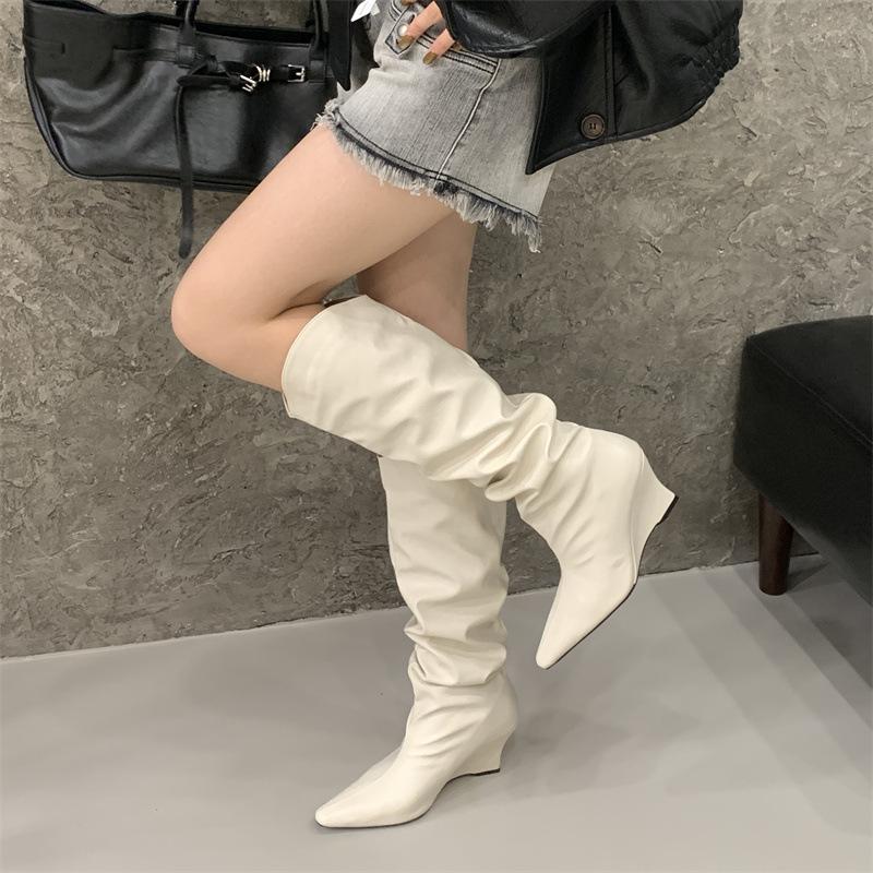 Rich and Noble, a Pair of Pointed-toed Heel Pleated Boots, Lazy But Knee Boots 2025 New Fashion Stacking Boots