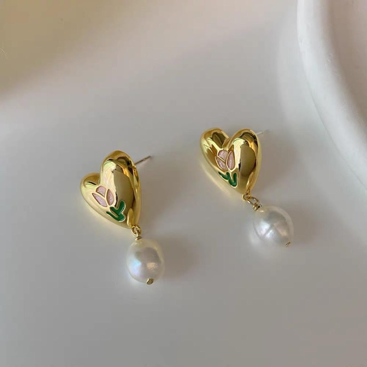 Love Tulip Flower Natural Freshwater Pearl Earrings 925 Silver Needle Earrings Female French Retro Design Style sterling silver needle