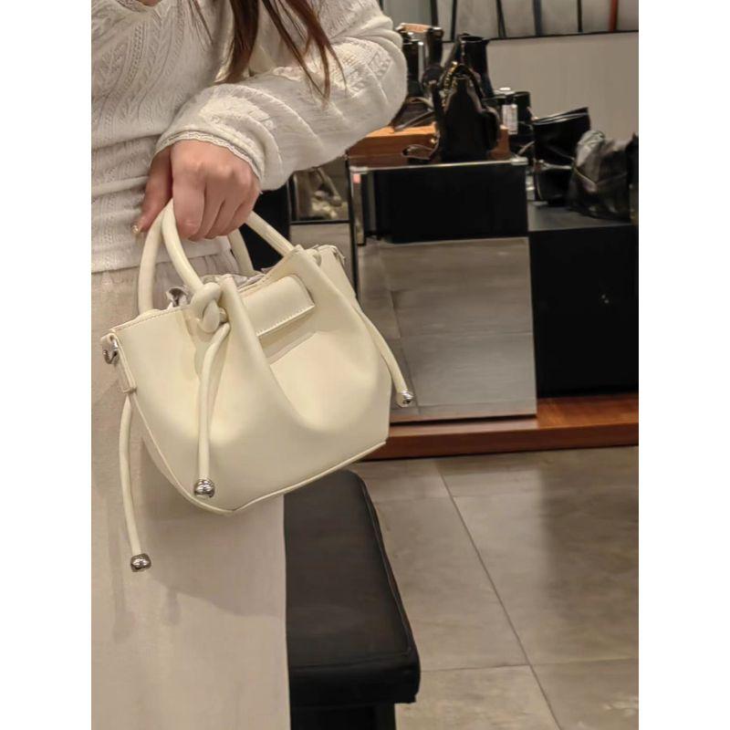 2025 New Simple and Versatile Handbag Korean Series Ins Style Commuter Shoulder Bag Pleat Bucket Shoulder Bag Women