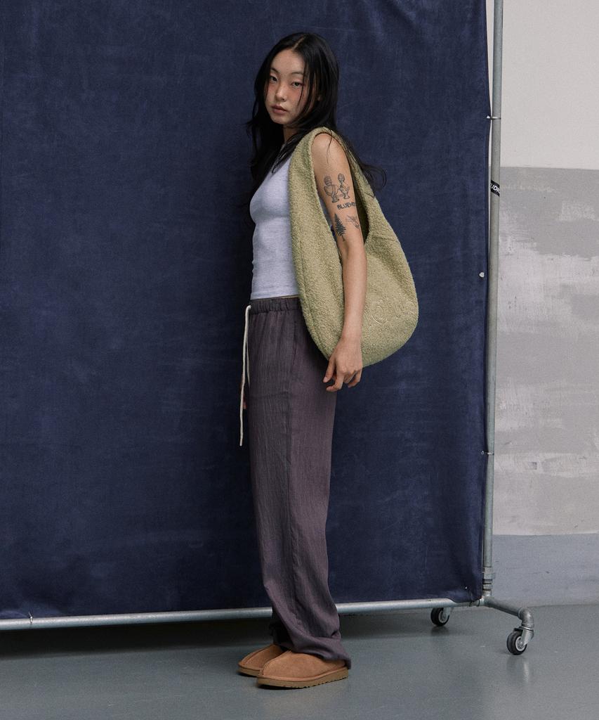 Haveawhale Boucle Pebble Bag (Ge)