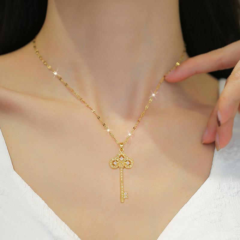 Crown Key Light Luxury Temperament Gorgeous Full Diamond Necklace Women'S Versatile Collarbone Chain Titanium Steel Chain