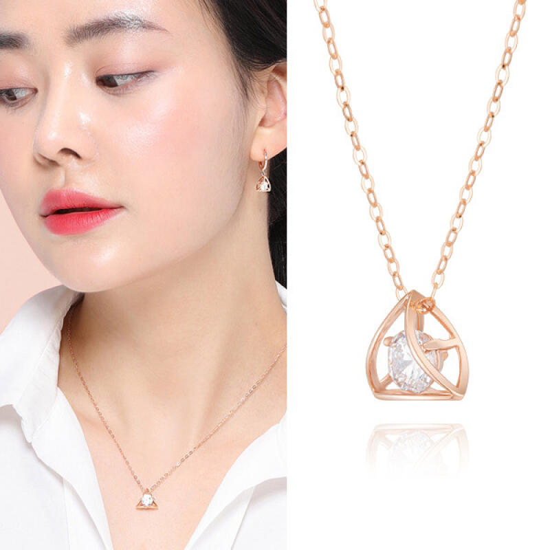 MAISON DE SHE 14K Gold Triangle Necklace