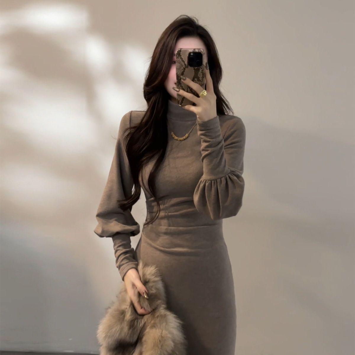 

Elegant Retro Lantern Sleeve Slim Fit Long Dress with Half-High Collar and Cinched Waist for Autumn/Winter S