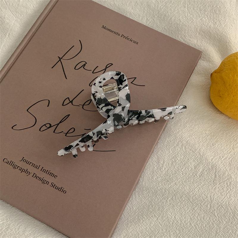 Korean Imitation Acetate High-End Shark Hair Clip - Elegant Hair Accessory for Stylish Looks