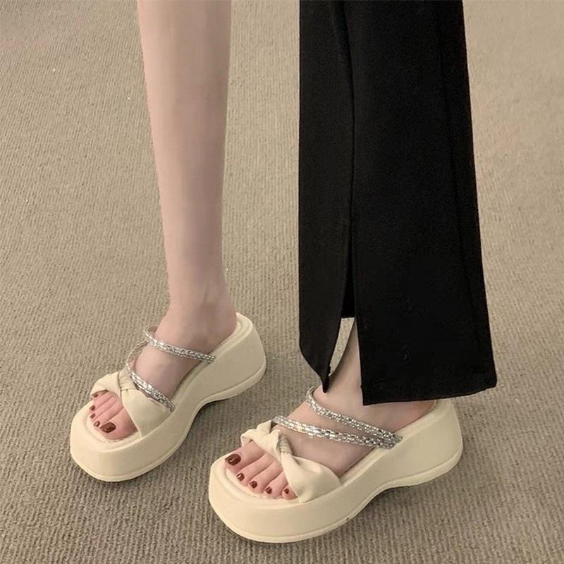 

Beautiful slippers women s fashion high sense new summer wear temperament rhinestone thick bottom beach cool slippers 35