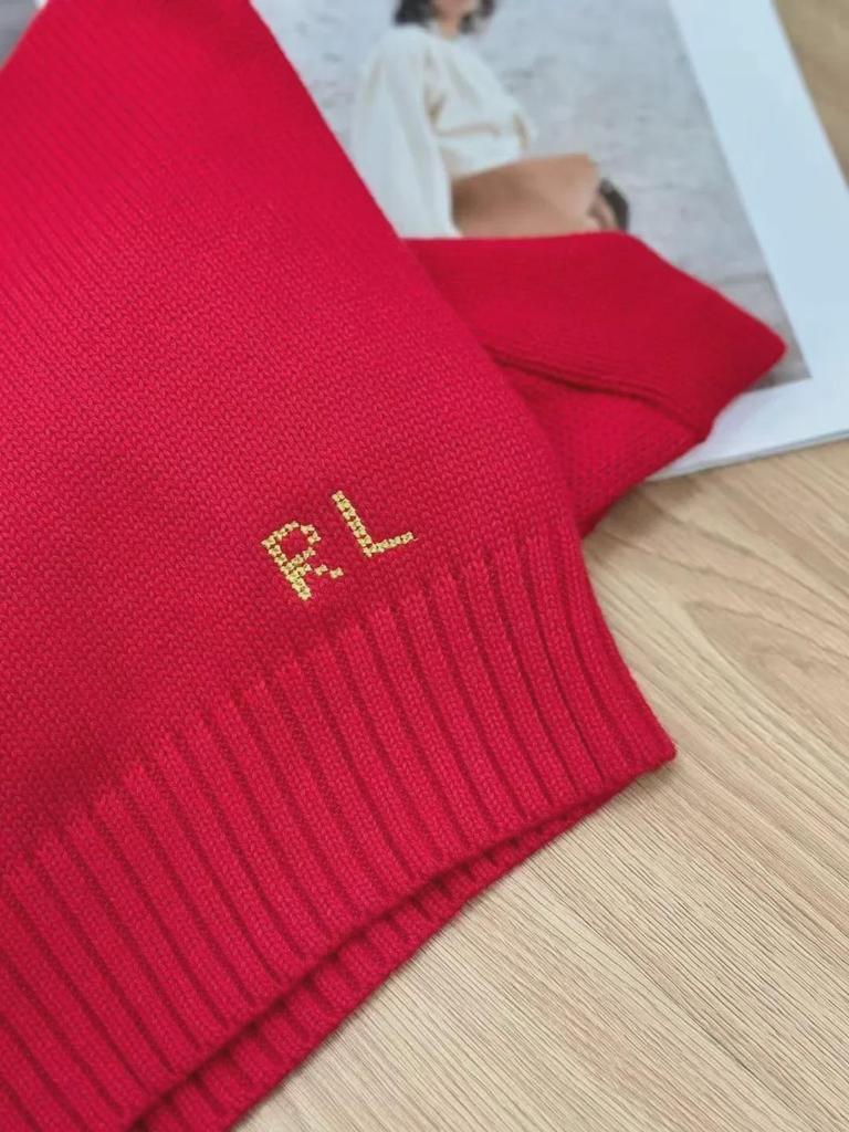 R's Klassiska Retro Röd Björn Tröja för Kvinnor – Festlig och Trendig