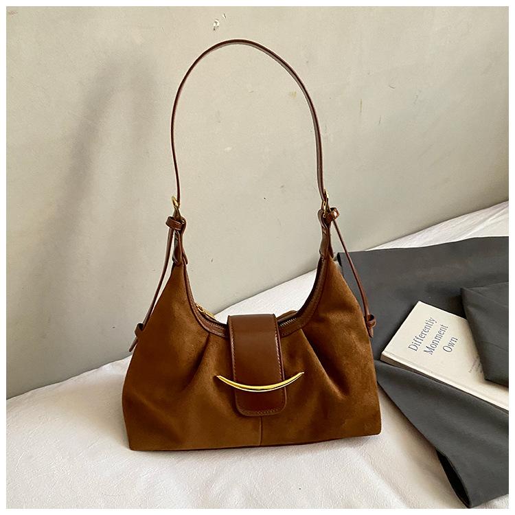 

Large-capacity bag women s 2025 autumn new fashionable simple high-value niche underarm bag casual shoulder bag коричневый