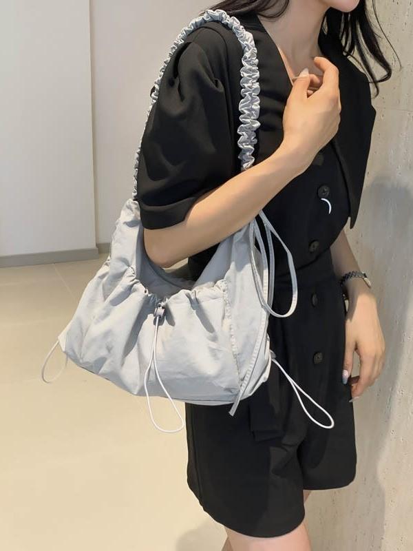 Minimalist Nylon Crossbody Bag With Zipper Closure And Smartphone Pocket For Daily Use