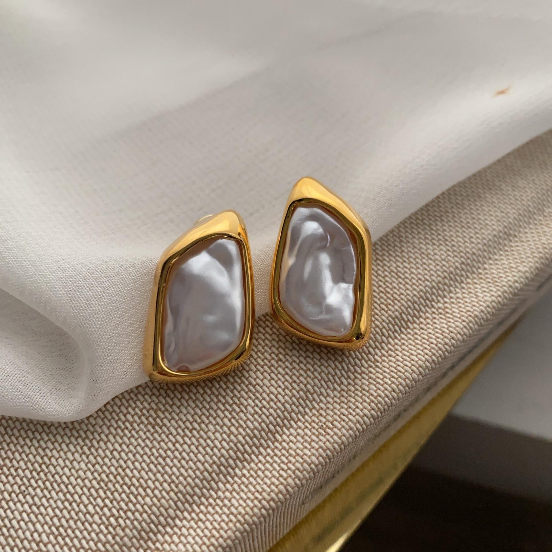 Romantic French Gold Super Fairy Baroque Pearl Stud Earrings Fashion New Geometric Color Pearl Earrings Earrings