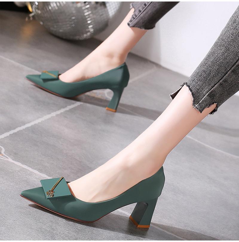 

Soft leather thick heel high heels women s 2025 new spring and autumn Korean version versatile temperament shallow mouth pointed soft sole single shoe 34