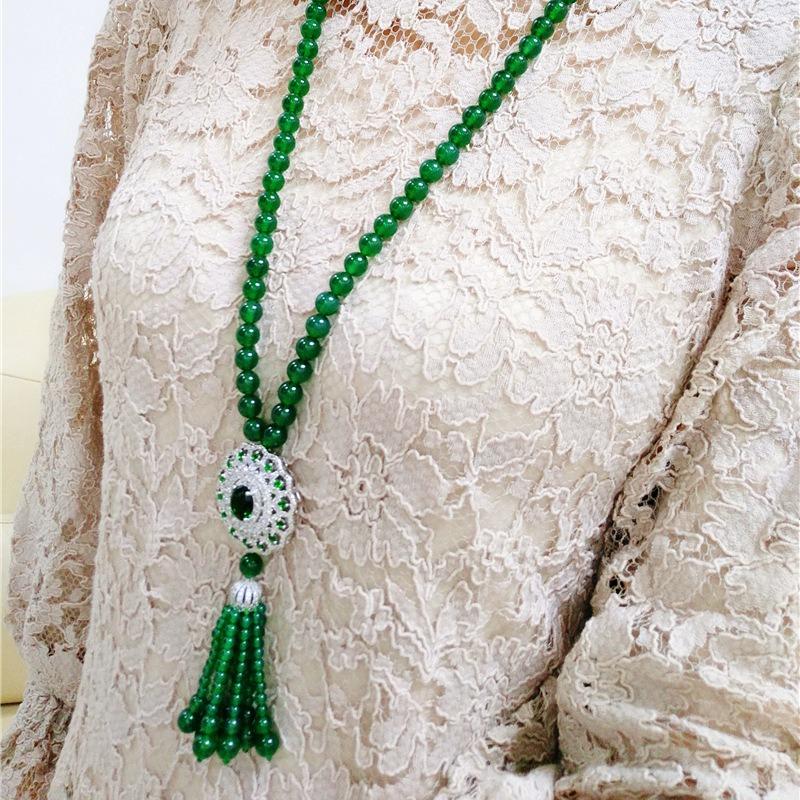 A Luxurious and Auspicious Tassel Necklace for Women, A Retro Ethnic Style Pendant, and A Long Sweater Chain