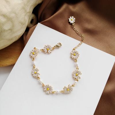 Braccialetti Floreali Margherite Dolci Moda Personalità Minimalista Fiori Braccialetto di Perle Donna Festa Banchetto Gioielli Statement Regalo