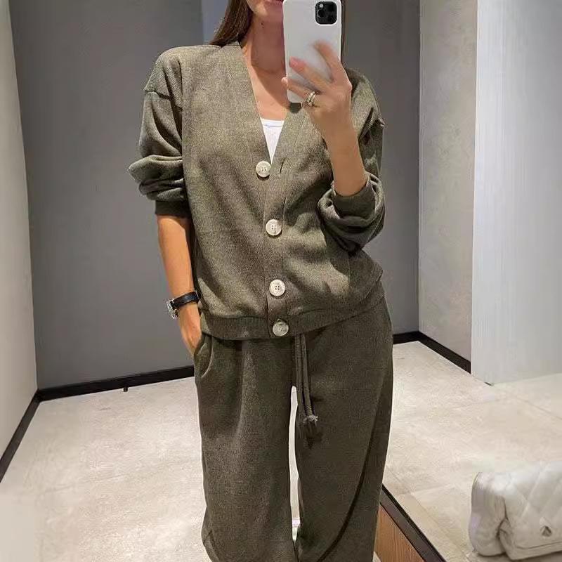 

Women s Casual Sportswear Set Loose V-Neck Cardigan and Wide Leg Pants In Khaki Olive Green Black 5XL армія зелений колір
