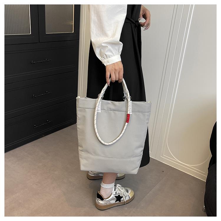 Women's Solid Color Nylon Crossbody Bag - Large Capacity, Versatile Handbag for Work and Commute