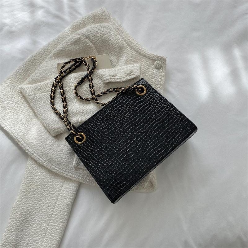 

Модная прямоугольная сумка через плечо из искусственной кожи среднего размера для женщин, уличный тренд, большая вместимость чёрный