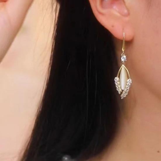 1/2 Paar Strass Blätter Stein Elegant Haken Ohrringe Faux Katzenaugen Luxus Damen Ohrringe