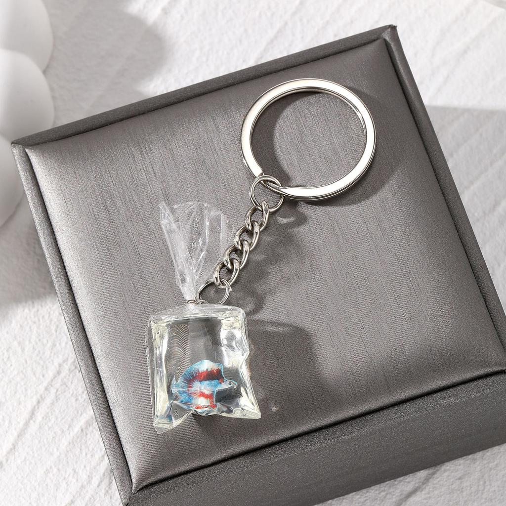 Creative Resin Water Bag Keychain Charm Stylish Resin Fish Keychain with Transparent Water Bag Chic Hangings Decoration
