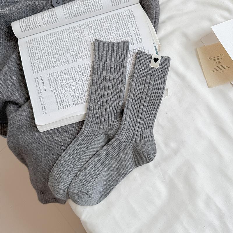 

Women s Mid-Calf Thick Cotton Socks with Double Needle Vertical Stripe and Heart Label One Size світло-сірий колір