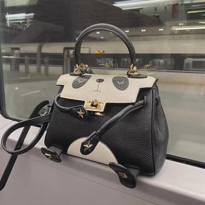 Borsa a tracolla da donna in vera pelle con motivo litchi, modello panda, 2025