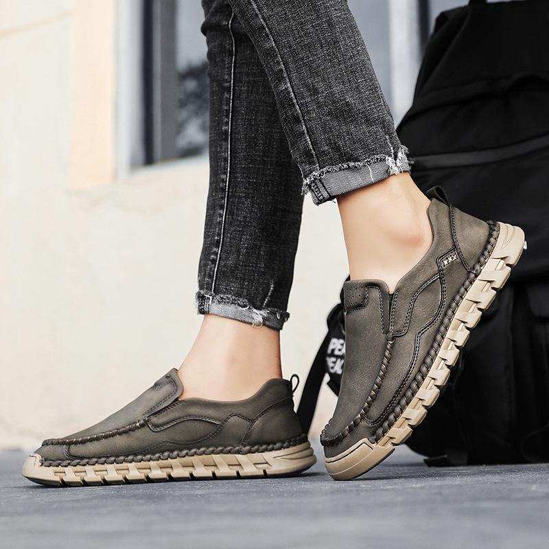 Leather shoes men's 2025 new autumn one-pedal lazy Doudou shoes hand-stitched soft sole lightweight large size casual shoes