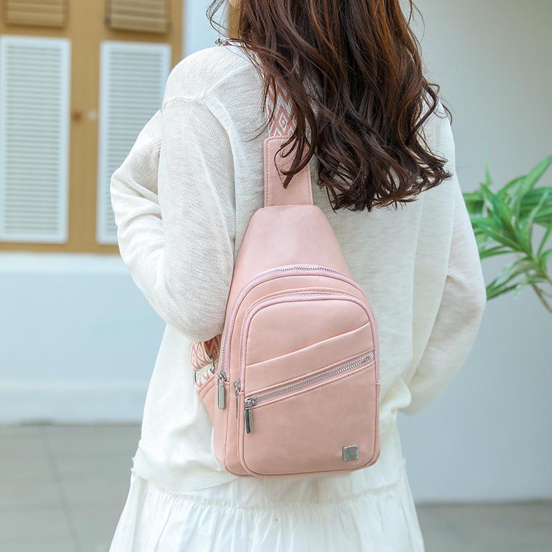 High-end Fashion Shoulder Messenger Bag Women's Summer New Niche Design Simple and Versatile Breast Bag