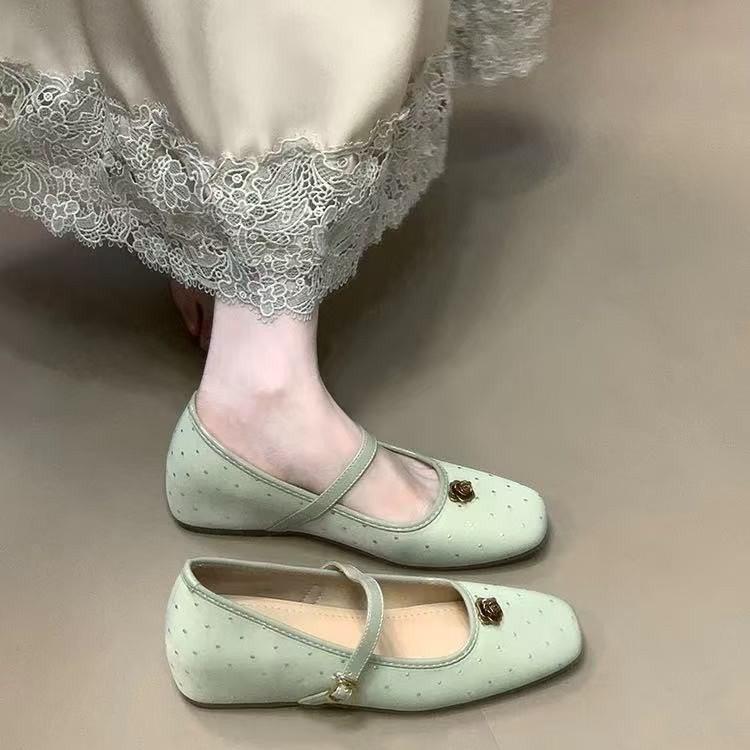 

Camellia Mary Jane women s shoes new metal buckle thick heel single shoes women s spring and autumn word with high heels 40