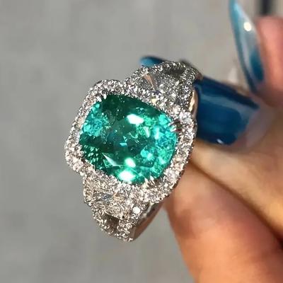 Huitan Gentle CopperColor Women Ring Inlaid Sparkling Green Cubic Zirconia Trendy Wedding Engagement Luxury Accessories Jewelry