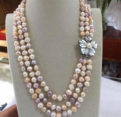 NEUE 3-reihige 8-9 mm Barock-Weiß-Rosa-Lila-Multicolor-Süßwasserperlenkette mit 20-Zoll-Schließe mit Muschelblumen