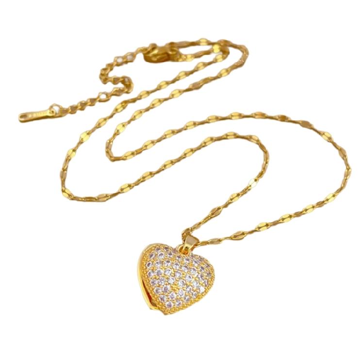 Stylish Pearls Necklace with Heart Shaped Shells Pendant and Full Diamonds Gifts for Trendy Women Special Occasions