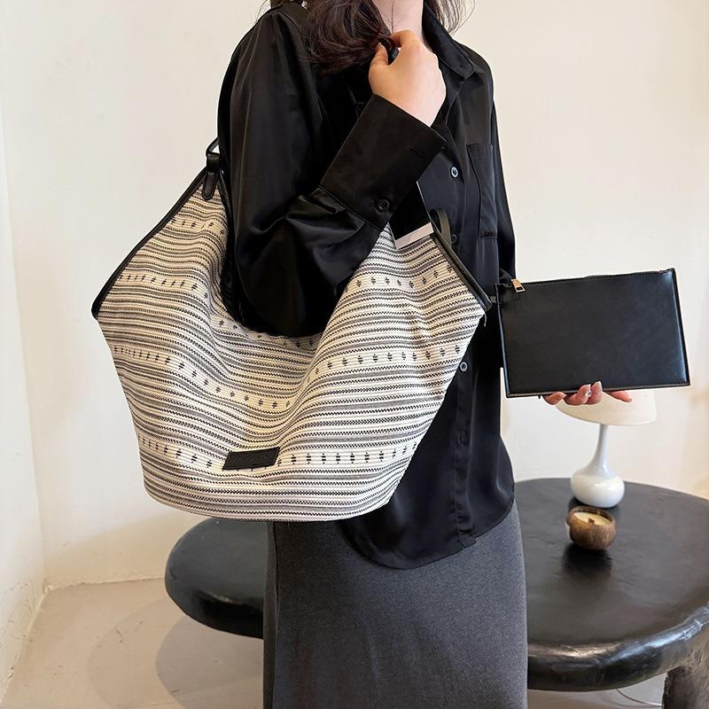 Versatile Lazy Wind Tote Bag New Underarm Shoulder Large Capacity Niche New Fashion Canvas Bag Knitted Bag