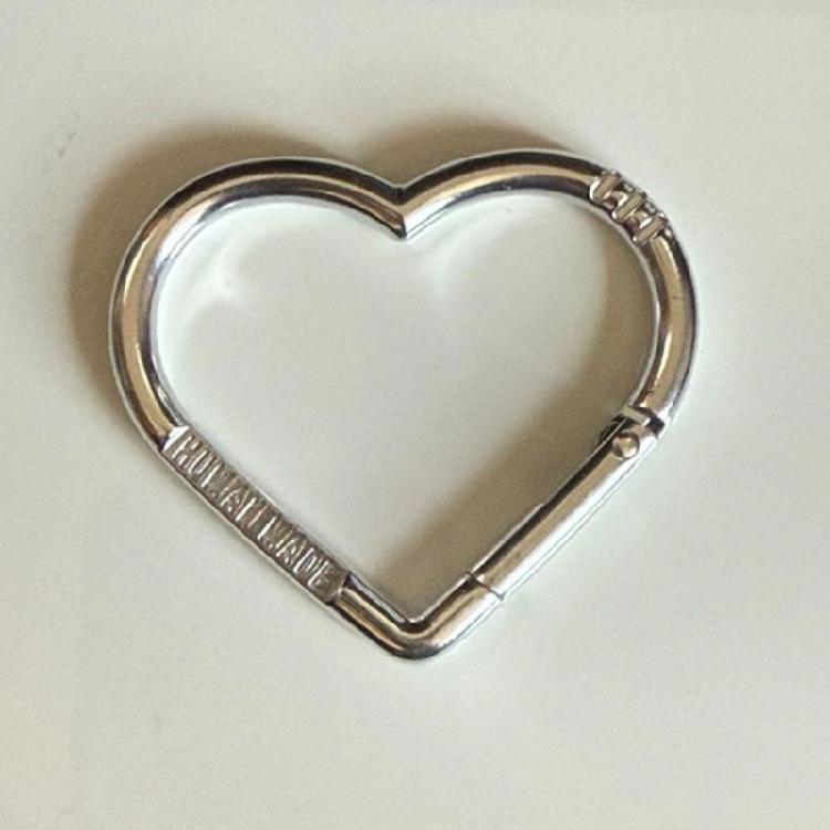 Elegant Engraved Heart Keychain Buckle Rustproof Zinc Alloy Creative Accessory For Keys Backpack Jewelry Gift