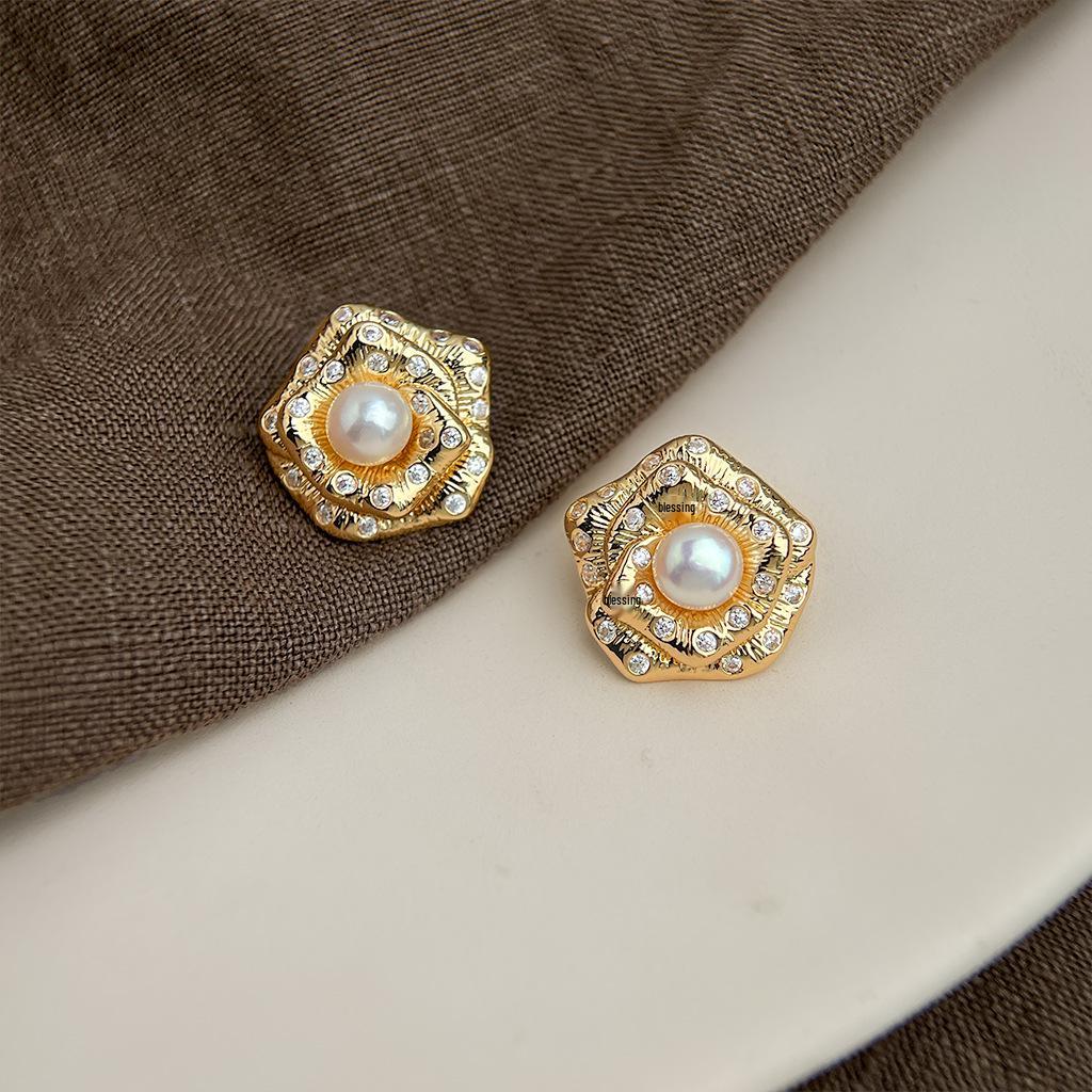 Ręcznie robione francuskie kolczyki z barokowych pereł w stylu retro: Eleganckie kolczyki sztyfty dla kobiet