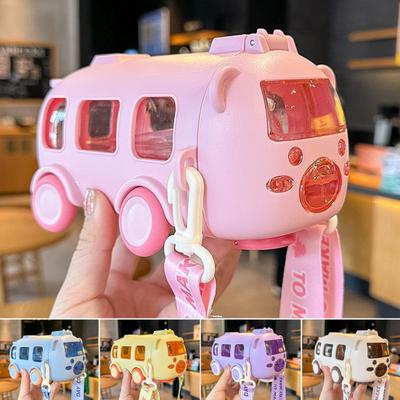 Cartoon-Bus-Wasserflasche mit Trinkhalm-Riemen 500ml Auslaufsicherer Deckel Neue Kinder-Trinkflasche für Kinder Niedliche Busform