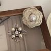 Fashion Medieval Brooch Pin Niche Vintage Camellia Pearl Brooch Light Luxury High-End Small Fragrant Style Brooch Female