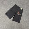 Herren Schwarze Raw Denim Shorts Mit Gesticktem Koi-Fisch Design Schmal Gerader Schnitt Mittlere Bundhöhe Knopfleiste Lässige Streetwear