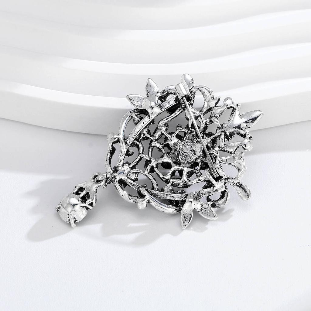 Vintage Crystal Flower Brooches Women Crown Brooch Pin Clothing Accessories Female Jewelry Gifts