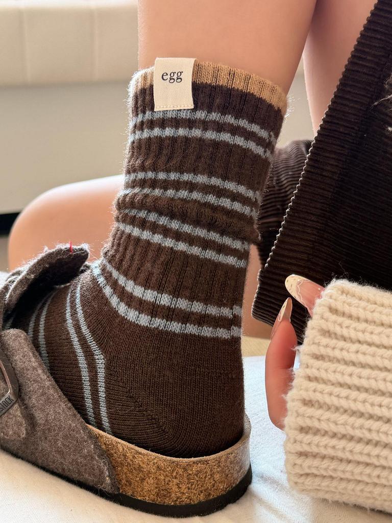 Women Autumn Winter Contrast Striped Medium‑Tube Socks,Warm Cloth‑Label Retro Vibe Stackable Socks,Versatile Soft Fluffy Cotton Socks