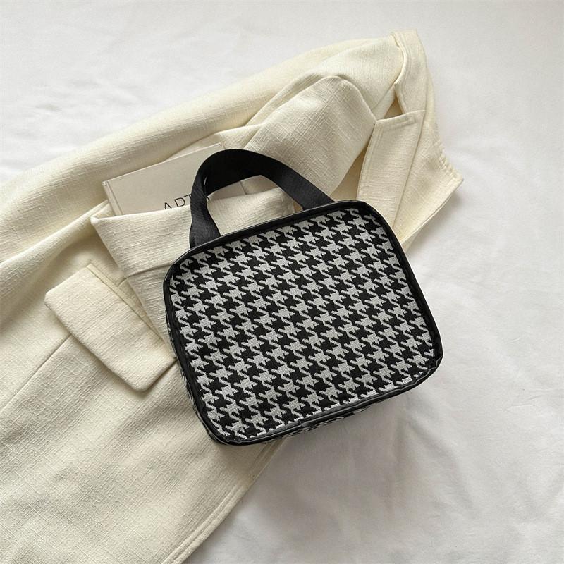 

Стильная винтажная ручная сумка-кошелек с повседневным дизайном, идеально подходящая для летнего использования чёрный