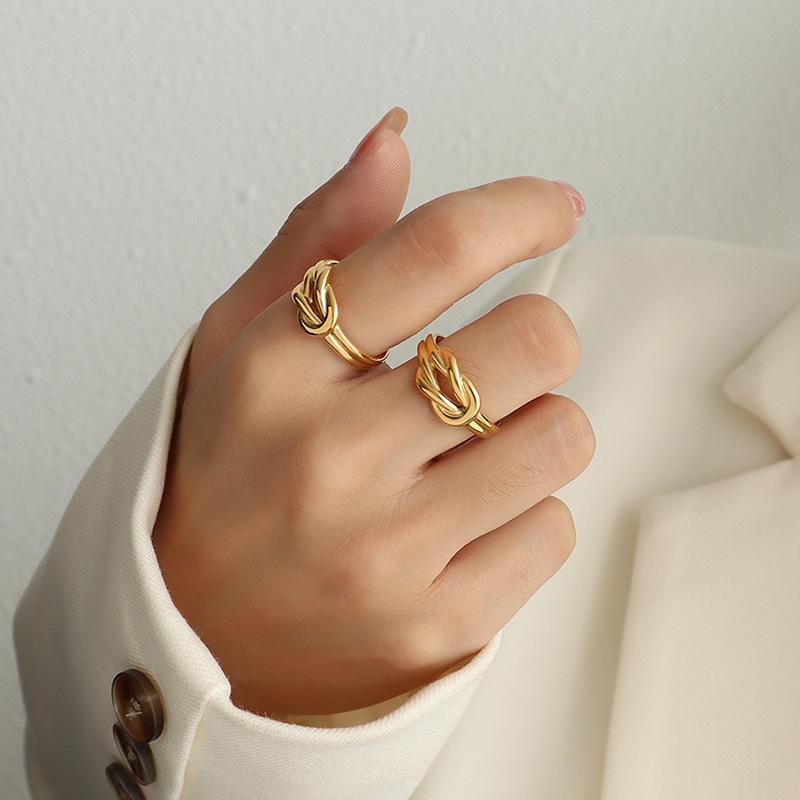 Marka French Niche Love Knot Ring In 18K Gold Titanium Steel A198