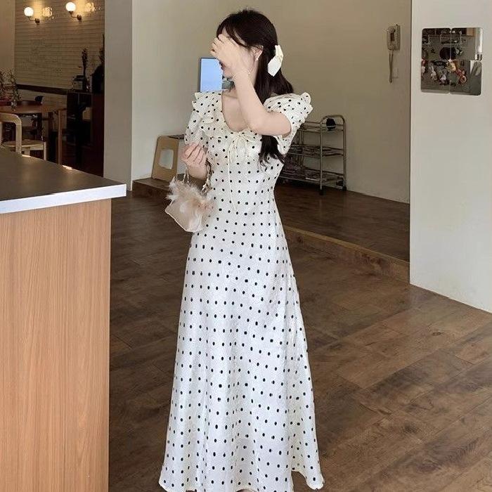 Summer new French retro apricot polka dot dress for women with waist temperament and thin seaside vacation dress