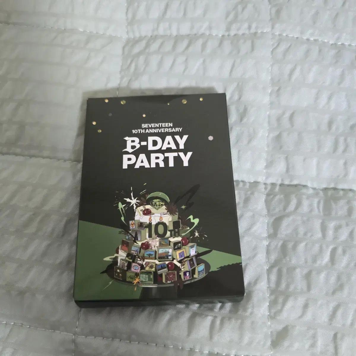 

Seventeen 10th Anniversary Submarine Bridge Photocard