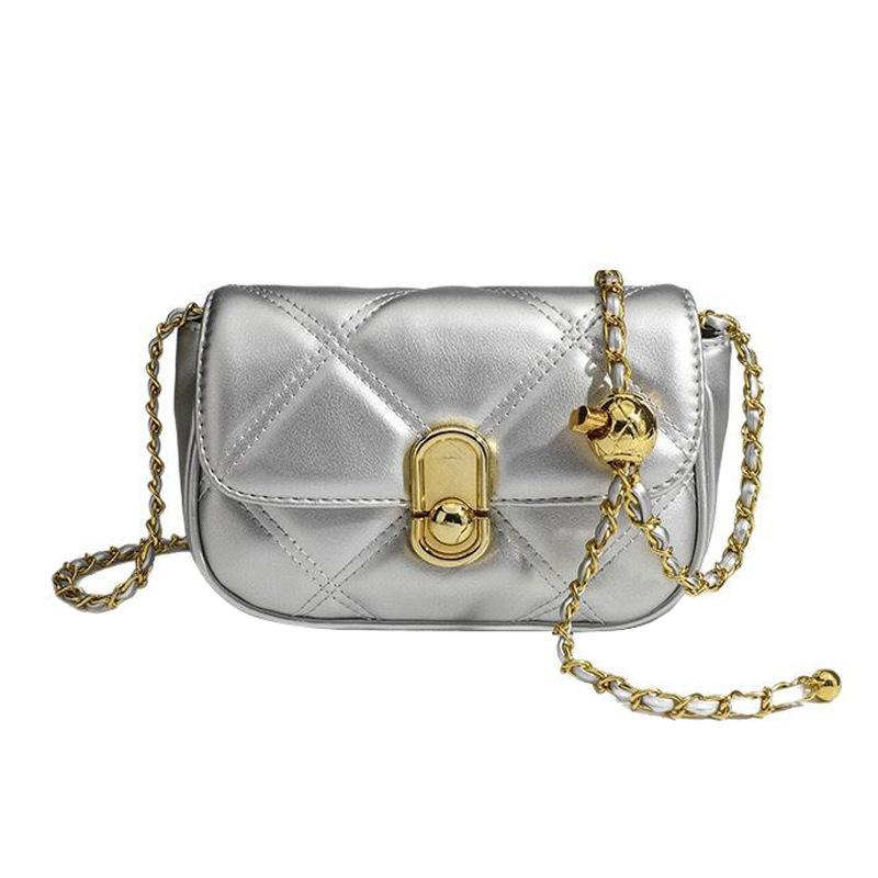 

Сумки через плечо в моде среди женских летних сумок для мобильных телефонов, небольших квадратных сумок на одно плечо и рабочих сумок серебряный