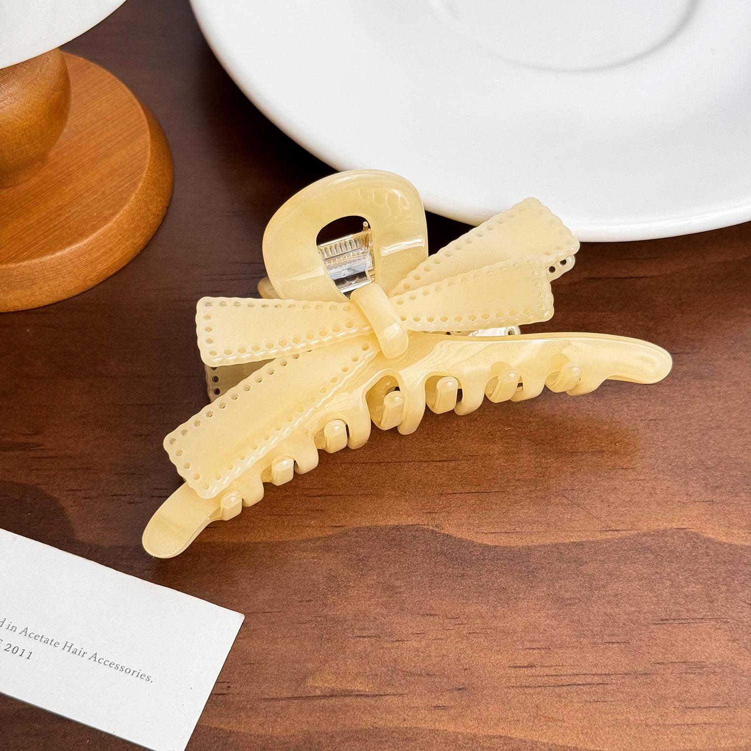 

Fashionable 107cm Large Shark Hair Clip With Chic Bow Design Perfect For Casual Styles Beige