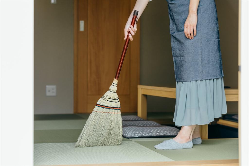 Yamazaki Sangyo Kost for Tatamirom og Innendørs Bruk Daglig Rengjøring Kort Skaft Håndstrikket 177998