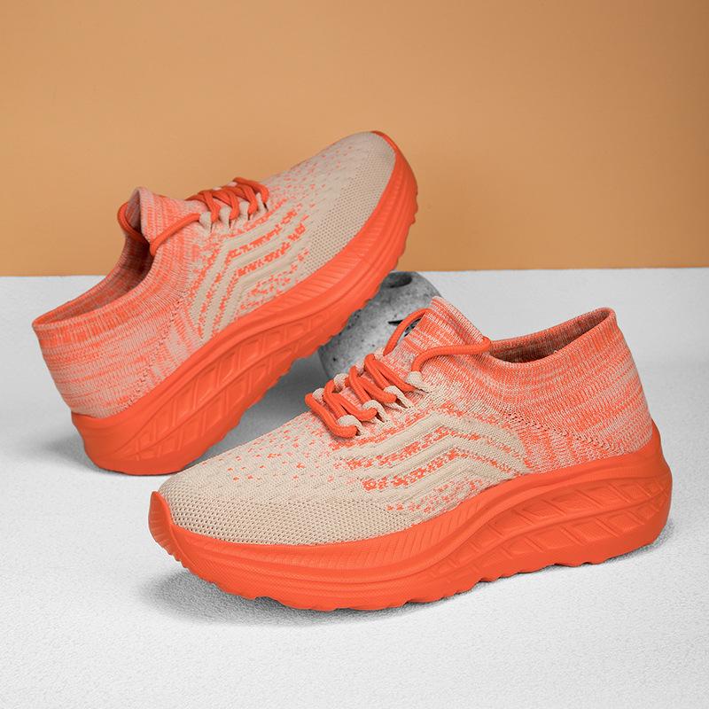 New large size fly-woven mesh breathable shoes soft sole non-slip lightweight casual shoes sports shoes