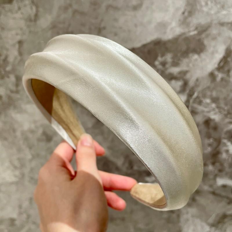 

Korean Chic Satin Wide Edge Headband - Stylish Hair Accessory for Daily Wear & Face Washing
