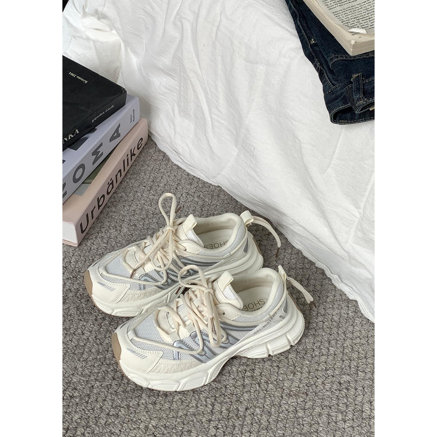 

Осень 2024 года, новые легкие спортивные кроссовки на толстой подошве, женские повседневные и удобные кроссовки для бега, кремовые ножки, обувь для маленьких пап, женская 35