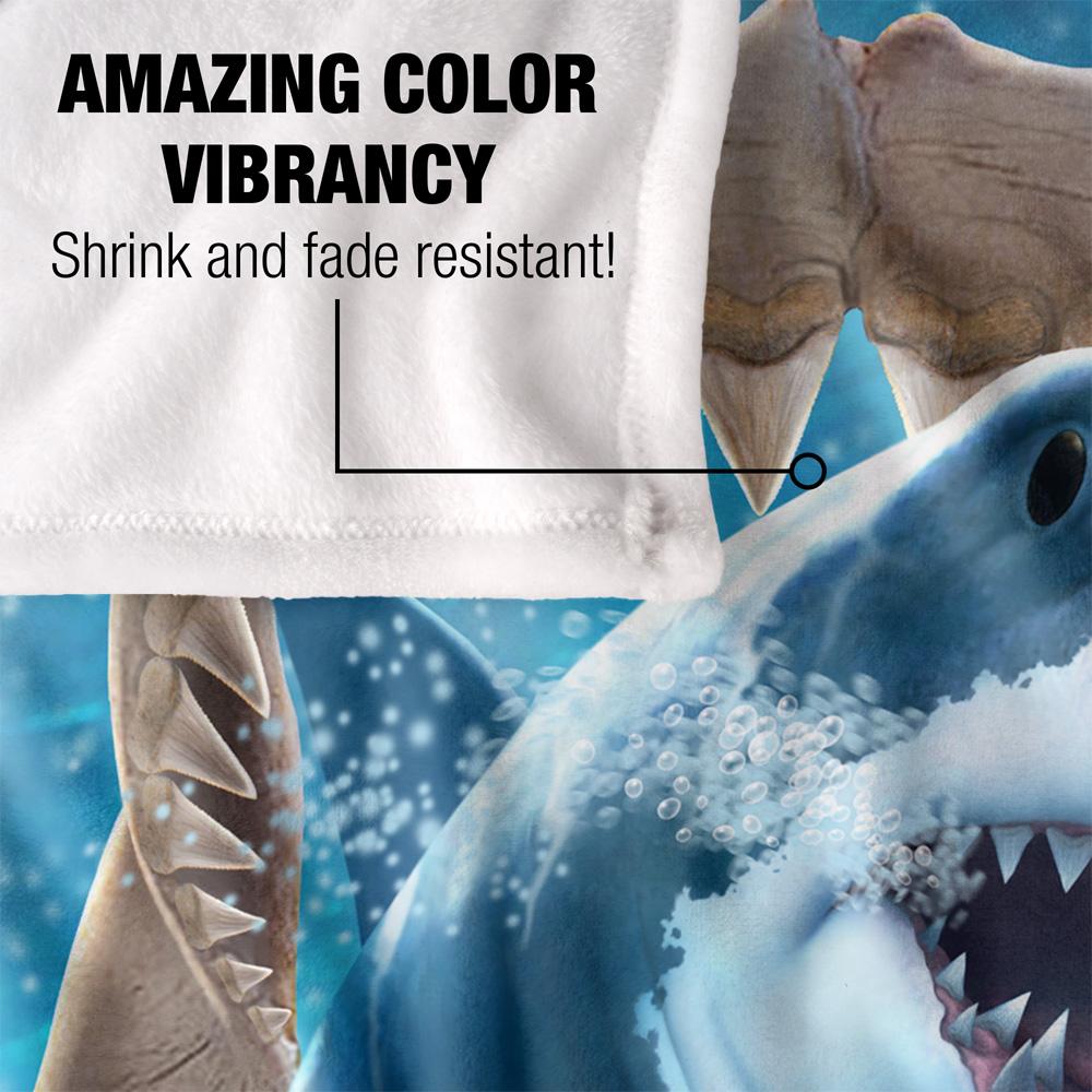 JQ Licensing Hunting Shark Supersoft Blanket