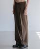 Dekkoloso Cier One-Pleat Semi-Wide Slacks [Brown]