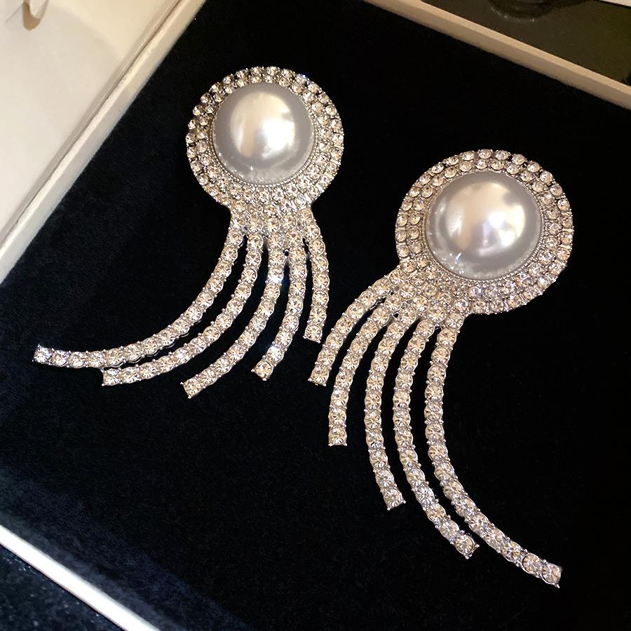 Silver Needle Diamond Pearl Round Pendant Earrings French Retro Simple Fashion Earrings Light Luxury Premium Earrings Women